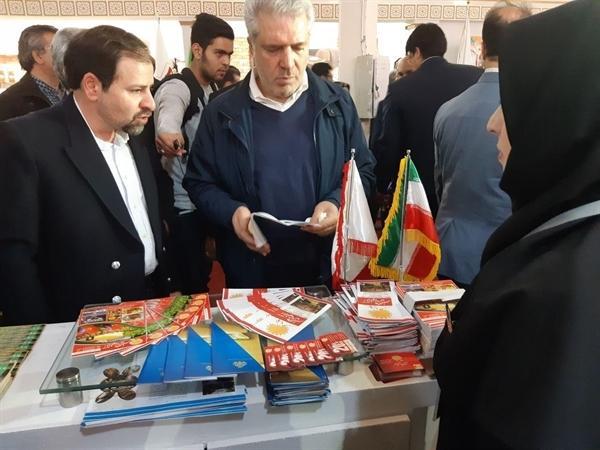 دکتر مونسان در بازدید از غرفه استان قزوین : استان قزوین مقصد دکتر مونسان در بازدید از غرفه استان قزوین : استان قزوین مقصد گردشگری مهمی برای بازار بزرگ تهران است